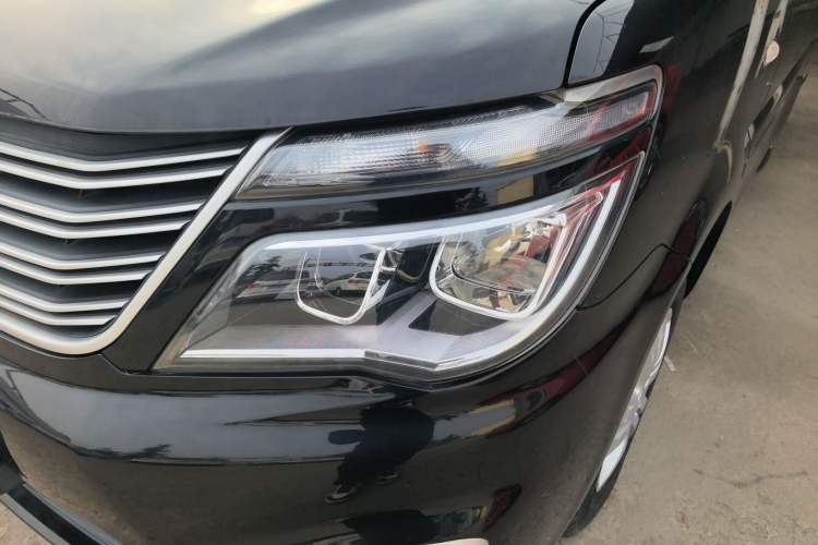 Used FORTHING Lingzhi 2022 M5 1.6L Practical Model 5 Seats