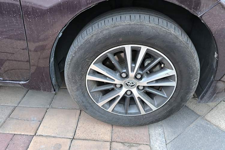 Used Toyota Levin 2016 Dual-Engine 1.8H GS E-CVT Elite Model with Sunroof
