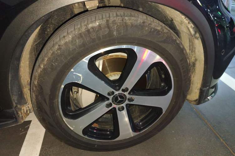 Used Mercedes-Benz GLC 2018 Facelift GLC 260 4MATIC Luxury Edition
