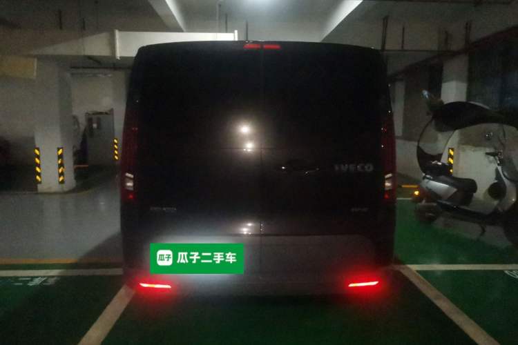 Used Iveco Fidato 2023 C30 Passenger Van 2.0T 110kW Automatic Xingtu Version Low Roof