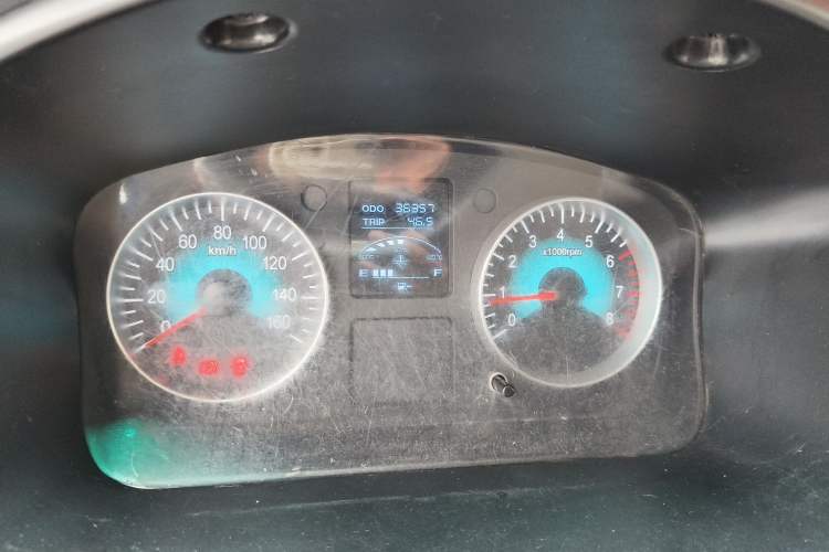 Used Jinbei Hiace X30 2023 1.5L Wealthy-Style Passenger Van 5/6/7-Seater Non-Air-Conditioned Version SWC15M Odometer Close Up