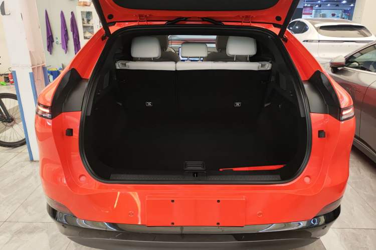 Used XPeng G6 2023 755 Ultra-Long Range Max Trunk