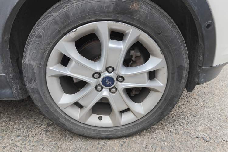 Used Ford Kuga 2015 2.0L GTDi Four-Wheel-Drive Sport Model