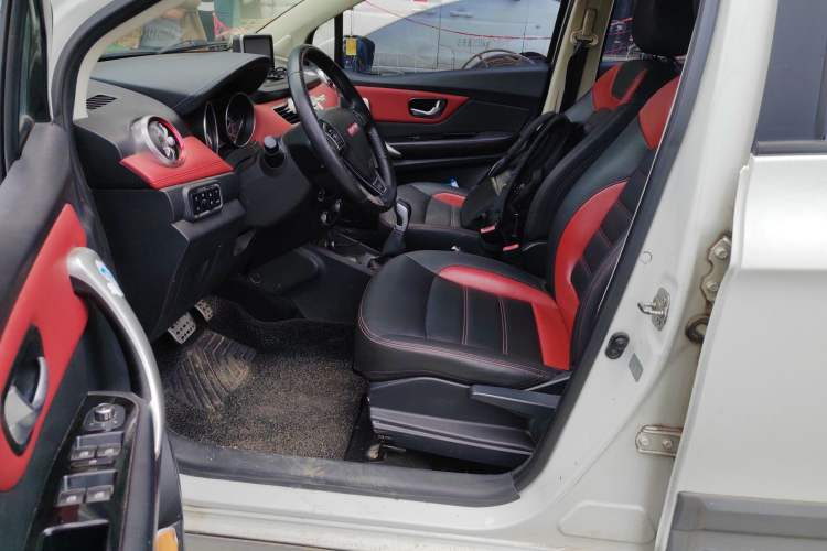 Used Haval H1 2015 1.5L AMT Urban Model
