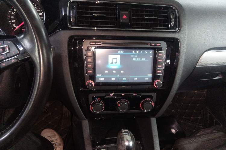 Used Volkswagen Sagitar 2017 230TSI Automatic Comfort Version
