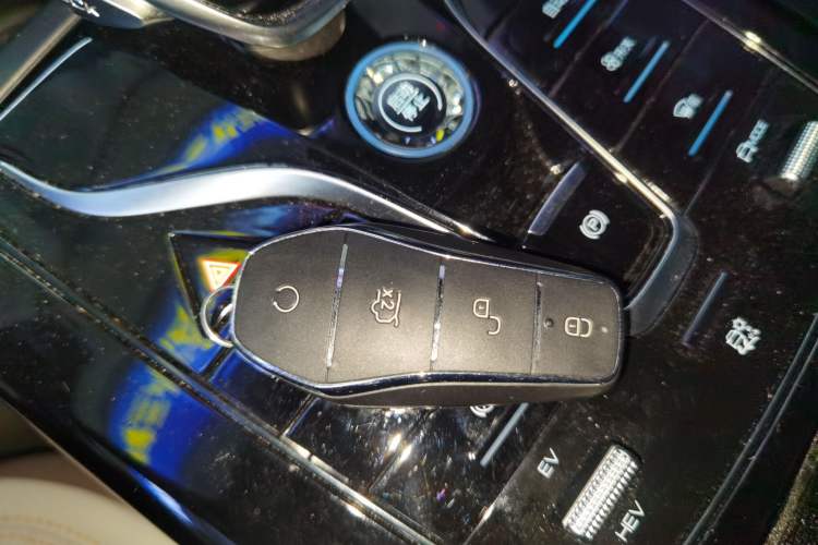 Used BYD Qin PLUS 2024 HONOR Edition DM-i 55KM Leading Model
