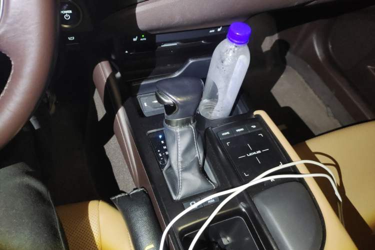 Used Lexus ES 2018 300h Premier Edition China VI Standard