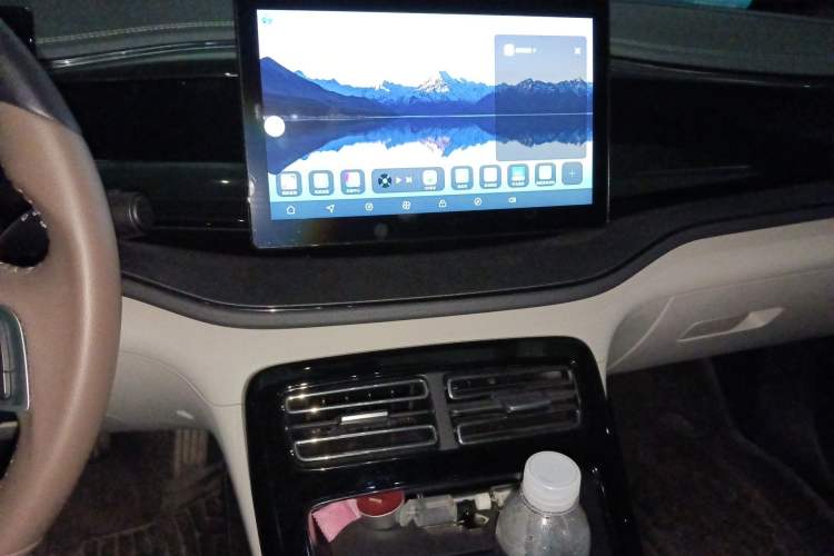 Used BYD Qin PLUS 2024 HONOR Edition DM-i 55KM Leading Model Audio And AC Panel