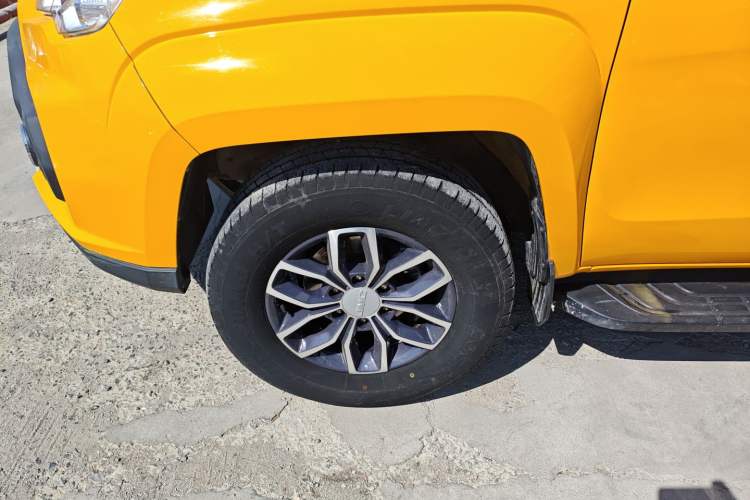 Used JMC Yuhu EV 2022 4x2 LX JX1032PSEF5BEV Exterior 4