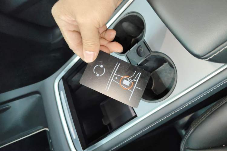 Used Tesla Model Y 2023 Rear-Wheel-Drive Version
