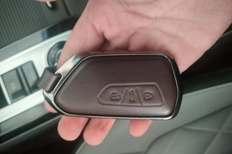 Used Volkswagen Tavendor 2024 380TSI All-Wheel Drive R-Line Cruise Edition
