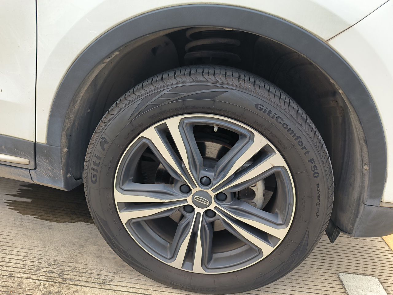 Geely Auto Emgrand X7 Sport 2022 1.8TD DCT Zhiya Trim — снимка 8
