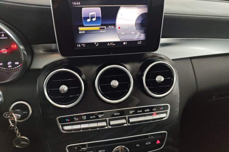 Used Mercedes-Benz C-Class 2017 Facelift C 200 L Sport Edition Audio And AC Panel