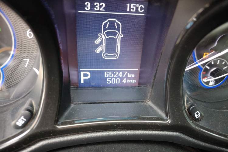 Used JMC Yusheng S350 2016 2.0T Automatic All-Wheel Drive Gasoline Luxury Edition 5 Seats Odometer Close Up