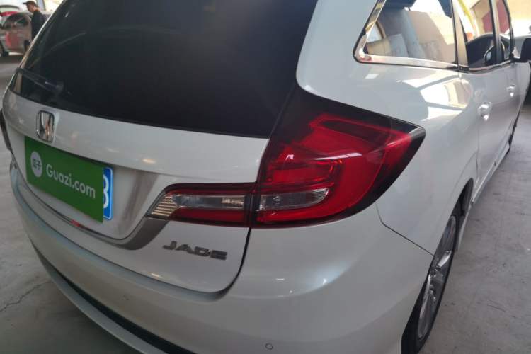 Used Honda Jade 2017 1.8L automatic Comfort version 5 seats
