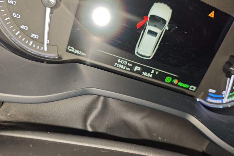 Used Roewe Ei5 2019 Luxury Edition Odometer Close Up