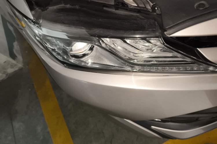 Used Toyota Camry 2019 2.5G Luxury Edition China VI Standard Right Front Headlight