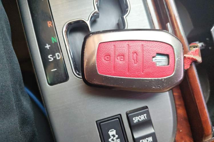 Used Toyota Crown 2012 2.5L Royal Leather Edition Vehicle Key