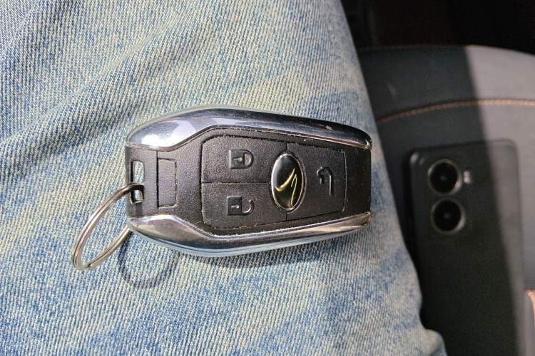 Used Soueast DX7 2015 1.5T Manual Luxury Model
