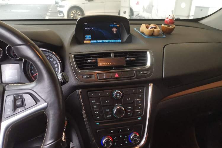 Used Buick Encore 2014 1.4T Automatic Two-Wheel Drive Urban Leading Model Audio And AC Panel