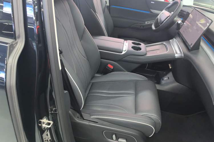 Used XPeng X9 2024 702 Ultra-Long Range Pro
