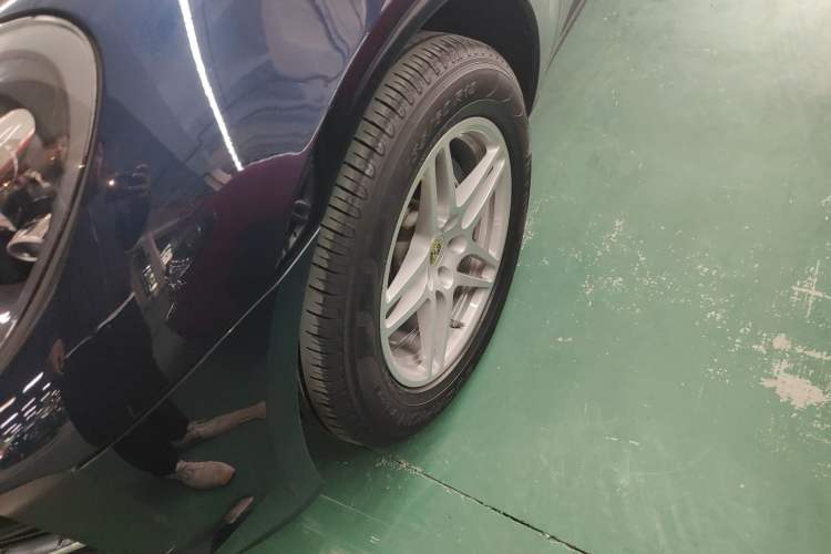 Used Porsche Macan 2018 Macan 2.0T Left Front Wheel Hub