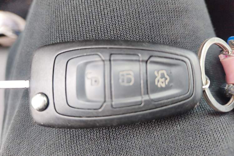 Used Ford Focus 2012 Sedan 1.6L Automatic Fashion Edition