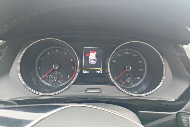 Used Volkswagen Tiguan L 2018 380TSI Automatic All-Wheel Drive Luxury Edition Instrument Cluster