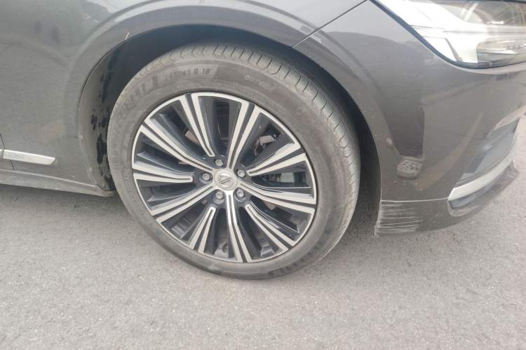 Used Volvo S90 2021 B5 Zhiyi Luxury Edition Right Front Wheel Hub