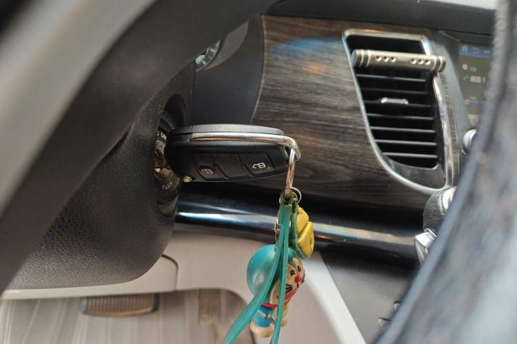 Used JAC Group Refine M5 2013 2.0T Gasoline Automatic Business Edition
