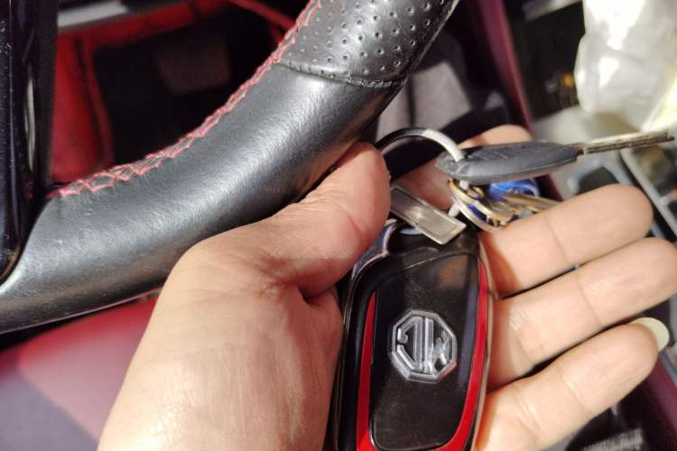 Used MG HS 2019 20T Automatic Two-Wheel Drive Trophy Super Sport Version China VI Standard Vehicle Key