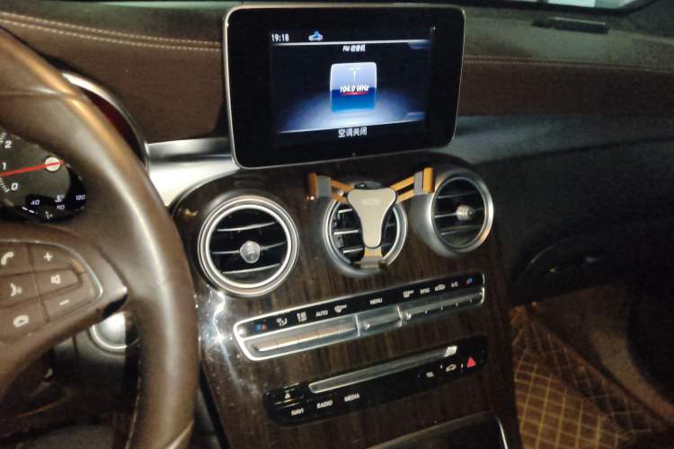 Used Mercedes-Benz GLC 2018 GLC 260 4MATIC Luxury Model
