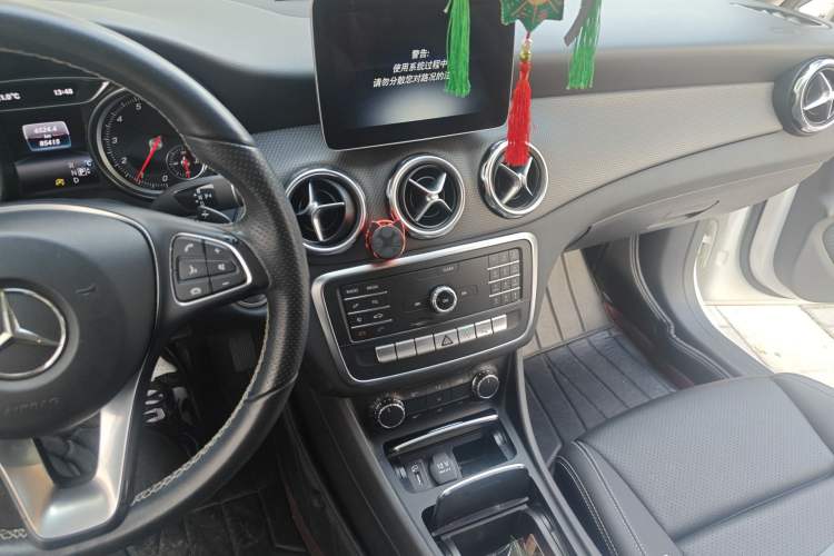 Used Mercedes-Benz GLA 2018 GLA 200 Sport Edition Audio And AC Panel