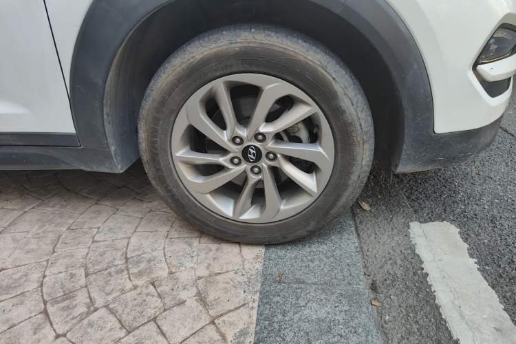 Used Hyundai Tucson 2015 1.6T Dual-Clutch Two-Wheel-Drive Smart Model
