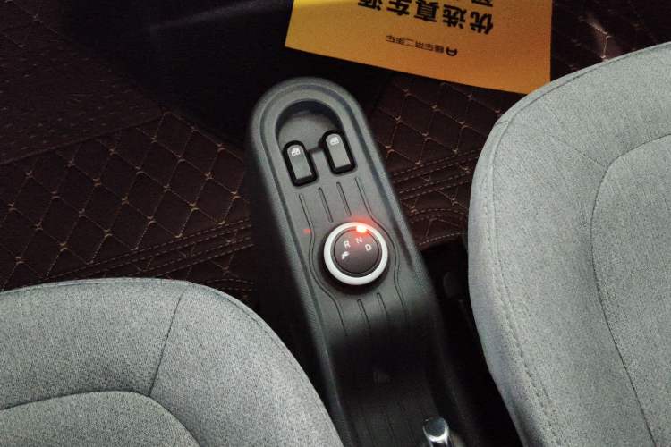 Used Wuling Hongguang MINIEV 2022 Macaron Premium Model – Lithium Iron Phosphate Gear Lever