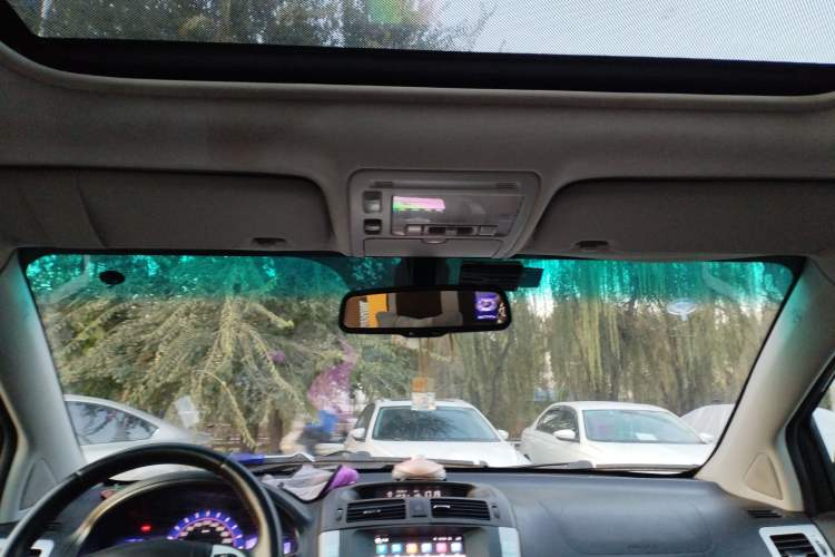 Used BYD S6 2014 1.5TI Manual Luxury 5-Seater Headliner