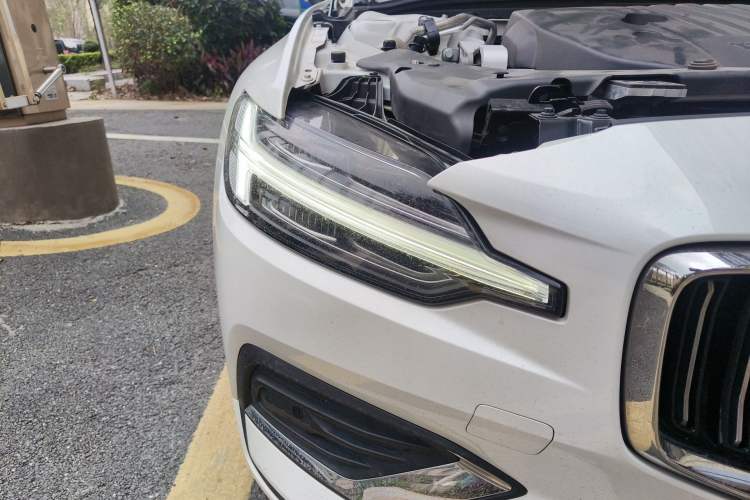 Used Volvo S60 2023 B4 Zhiyuan Luxury Edition