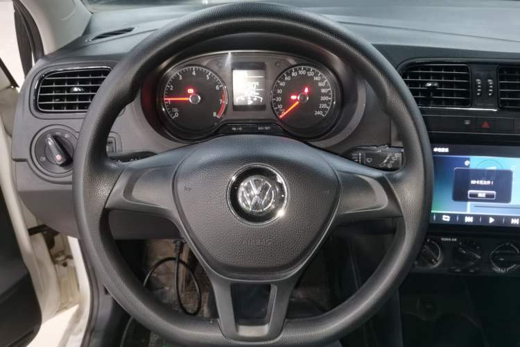 Used Volkswagen Polo 2016 1.4L Manual Fashion Model