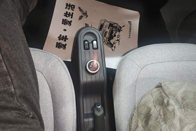 Used Wuling Hongguang MINIEV 2022 Macaron Premium Model – Lithium Ternary Battery Gear Lever