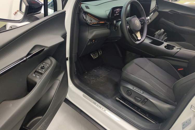 Used Volkswagen ID.UNYX 2024 Pro Long-Range Version
