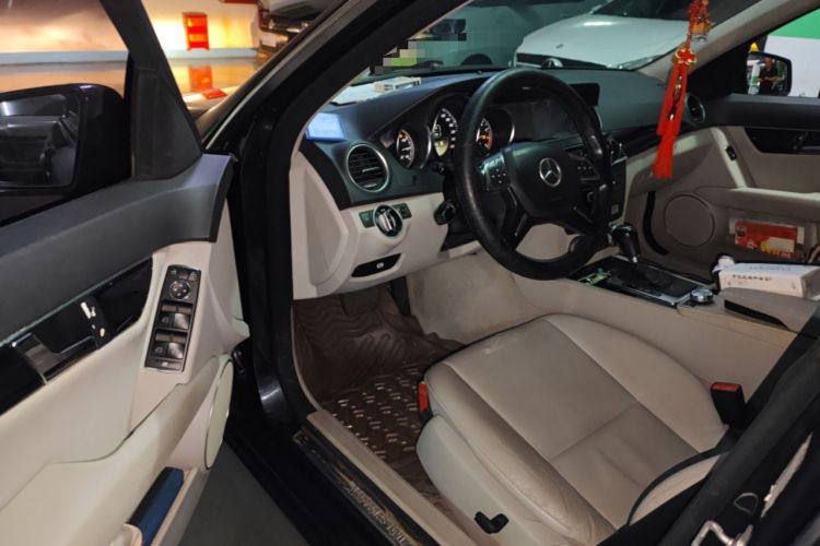 Used Mercedes-Benz C-Class 2010 C 180K Classic model Driver Seat