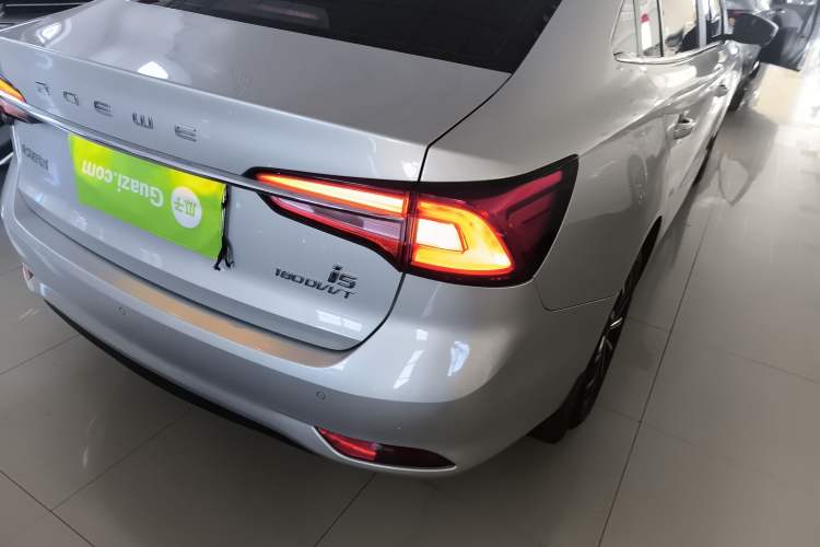 Used Roewe i5 2020 1.5L Automatic 4G Connect Luxury Flagship Edition
