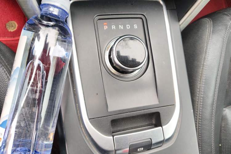 Used Land Rover Discovery Sport 2017 2.0T SE Gear Lever