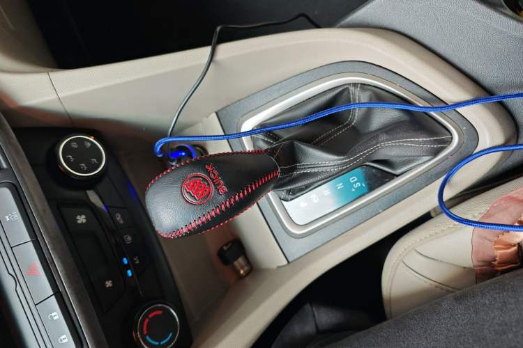 Used Buick GT 2017 18T Dual-Clutch Elite Model Gear Lever