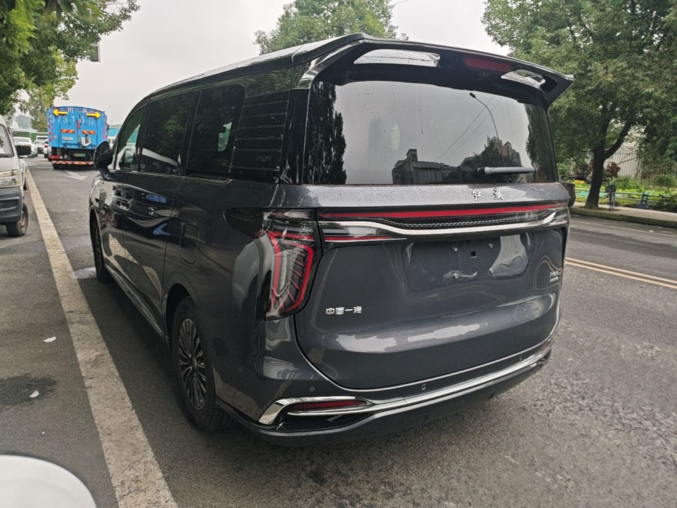 Hongqi HQ9 PHEV 2026 Model 2.0T Four-Wheel Drive Prestige Edition — снимка 4