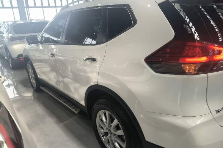 Used Nissan X-Trail 2023 Classic 2.0L Two-Wheel Drive Smart Connect Premium Edition