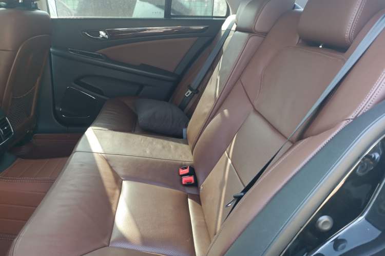 Used Hongqi H7 2015 2.0T Prestige Model