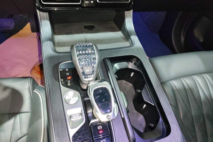 Used GAC Trumpchi GS8 2022 Flagship Series 2.0 TGDI Four-Wheel Drive Luxury Smart Connectivity Version (7 Seats)