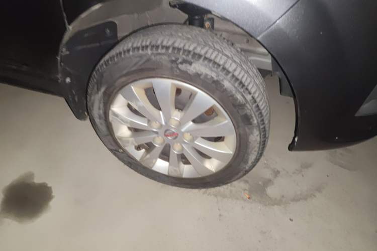 Used Jinbei Gold Hiace M Classic 2022 1.5L Travel Lion Passenger Van 7 Seats
