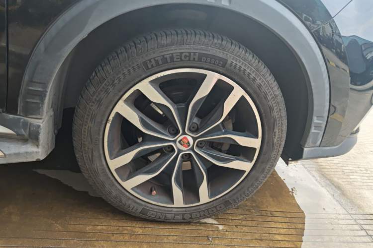 Used Roewe RX5 2017 20T Two-Wheel Drive Automatic Internet Elite Edition Right Front Wheel Hub